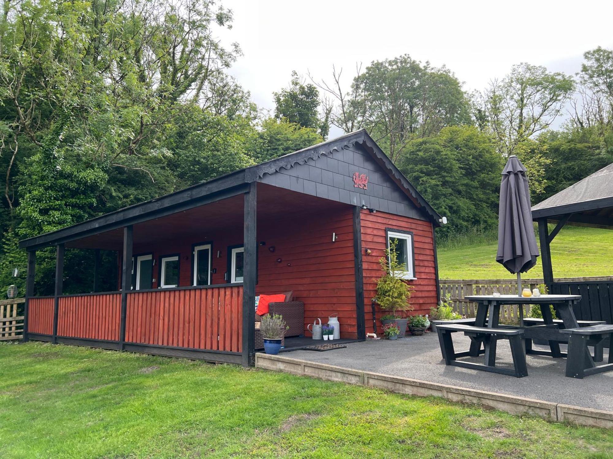 Kabin In The Woods Llandybie エクステリア 写真